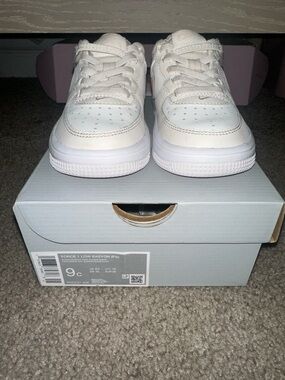 Nike Off-White/White Kids' Low-Top Sneakers